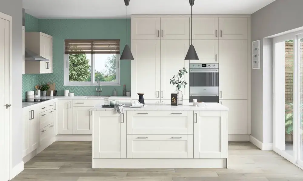Traditional Kitchens Plymouth - Kensington - The Plymouth Kitchen Company