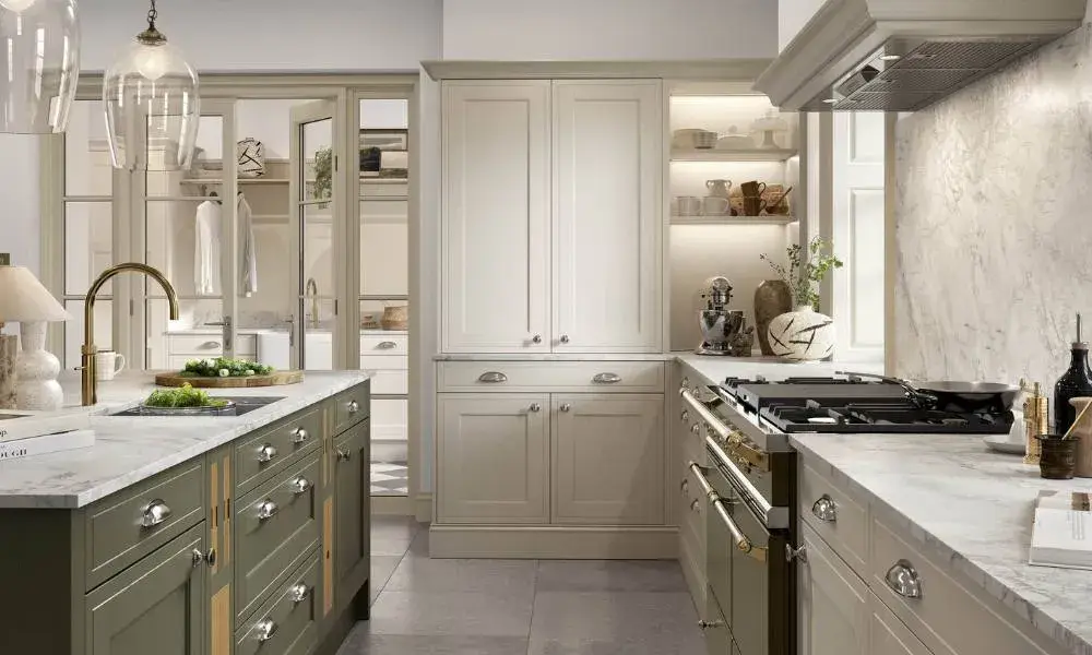 Traditional Kitchens Plymouth - Winslow - The Plymouth Kitchen Company