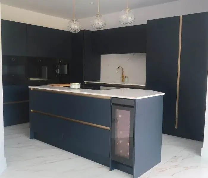 Kitchen Gallery – Dark Sleek Kitchen – The Plymouth Kitchen Company Kitchen Gallery - Dark Sleek Kitchen - The Plymouth Kitchen Company