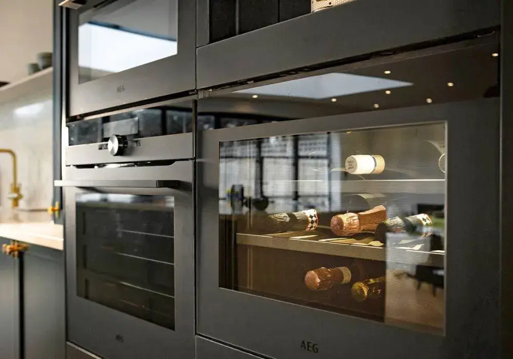 Kitchen Appliances Plymouth - AEG Appliances Microwave - The Plymouth Kitchen Company
